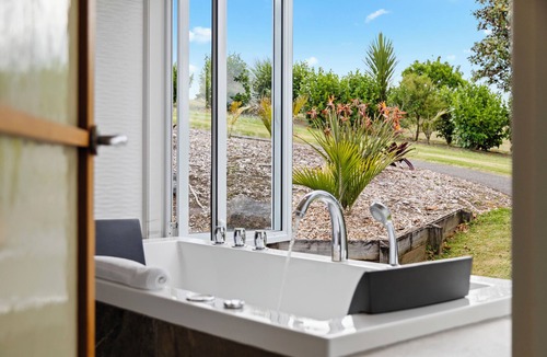 Warkworth Cabin | Woodhouse Mountain Lodge