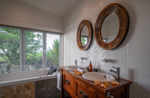 Warkworth Cabin | Woodhouse Mountain Lodge