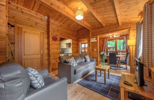 Overton-on-dee Ski Chalet | Woodland Beech Lodge