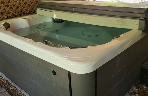 Davis Cabin | Woodland Breeze with Hot Tub