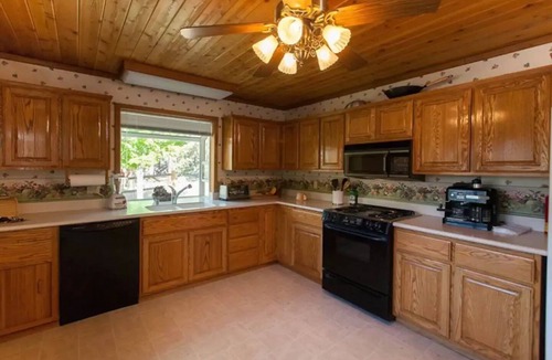 Big Bear City House | Woodland Breezes in the woods