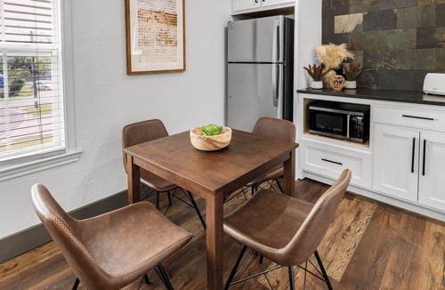 College Station Apartment | Woodland: Comfy King Beds, Walk to A&M Campus