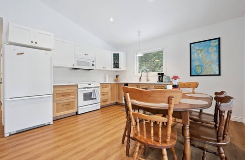 Lion's Head House | Woodland Cottage | Quiet Forest Escape | Lion's Head