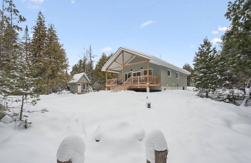 Lion's Head House | Woodland Cottage | Quiet Forest Escape | Lion's Head