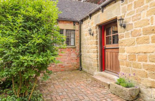 South Wingfield House | Woodland Lodge