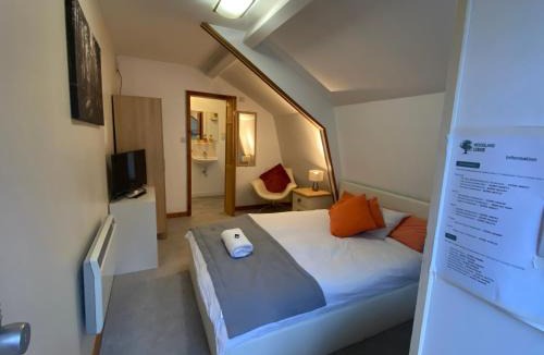 Hoddesdon House | Woodland Lodge