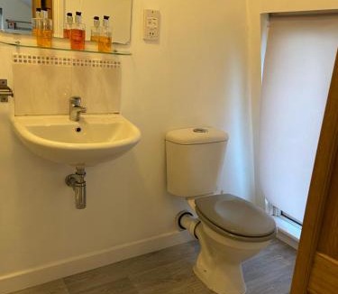 Hoddesdon House | Woodland Lodge