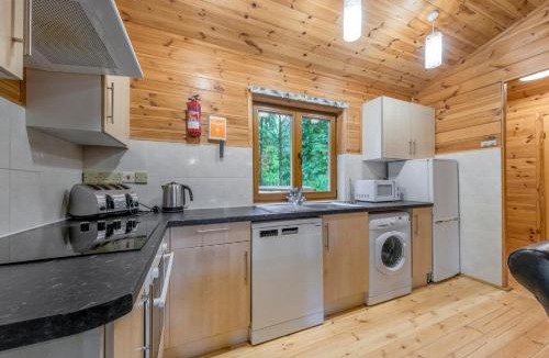 Overton-on-dee Resort | Woodland Park Lodges