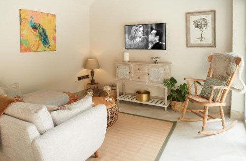 Rosliston House | Woodland Retreat