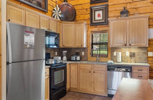 Branson Theater District Cabin | Woodland Retreat for 6 | Cozy Fireplace + Pool Access