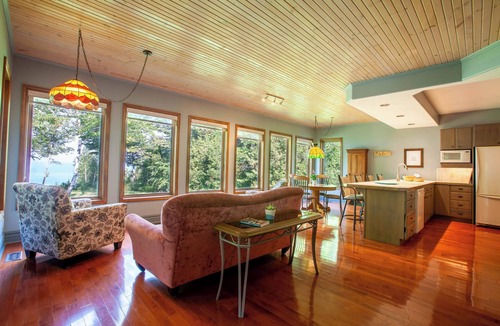 Central Huron Cottage | Woodland Retreat, King Bed, Private Lake Access