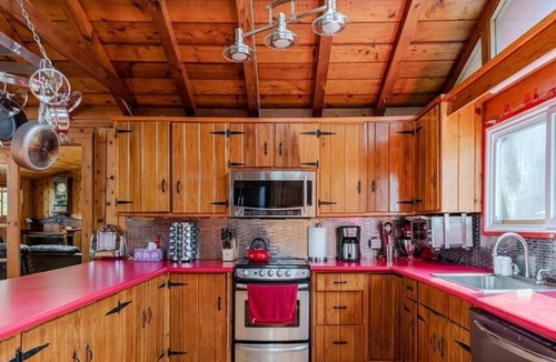 Fort Erie Cottage | Woodland Retreat - Nature and Nurture