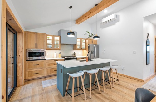 North Ridge House | Woodland Retreat with Pool, Sauna & Event Space