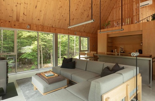 Chertsey Ski Chalet | Woodland Spa Sauna Trails & Lake Firepit