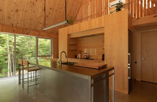 Chertsey Ski Chalet | Woodland Spa Sauna Trails & Lake Firepit