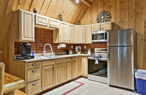 Laurelville House | Woodland view-Hitchin' Post