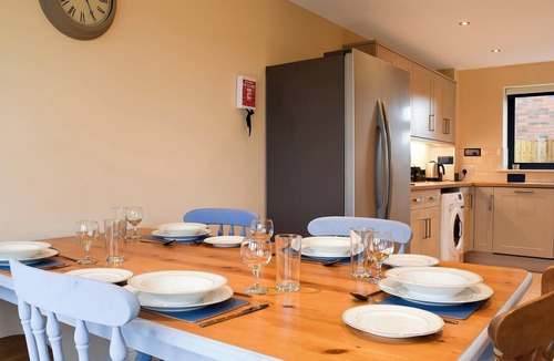 Swadlincote Cottage | Woodland View - UKC3893