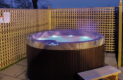 Swadlincote Cottage | Woodland View - UKC3893