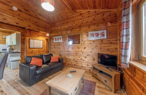 Overton-on-dee Ski Chalet | Woodland Willow Lodge