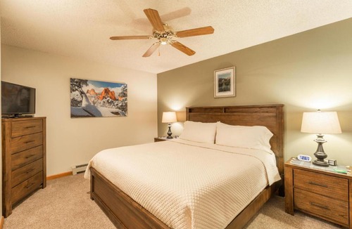 Estes Park Hotel | Woodlands on Fall River
