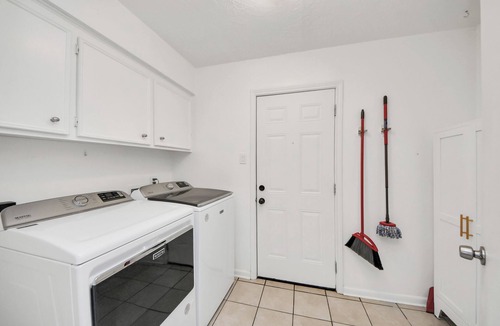 Shenandoah House | Woodlands prime location. Entire home in Shenandoah, Texas. Pets-Yes