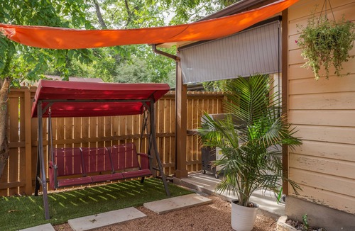 Midtown House | Woodlawn Main-House Downtown SA