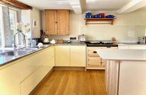 Almondbury Cottage | Woodlea Cottage