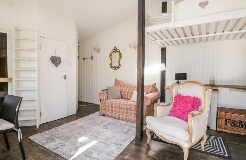 Haslemere House | Woodmancote Lodge