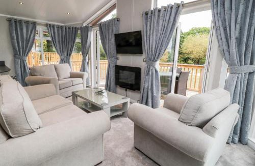 Black Torrington House | Woodpecker Lodge