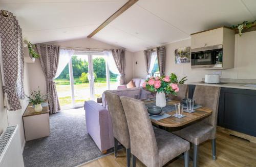 Swannington House | Woodpecker Lodge
