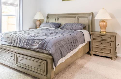 Porter Apartment | Woodridge - Entire Home or Shared Home