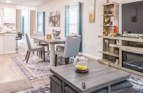 Porter House | Woodridge - entire Home
