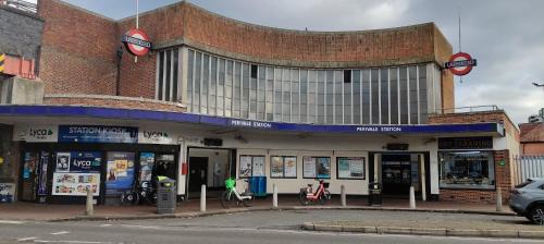 London Borough of Ealing House | Woodrow close