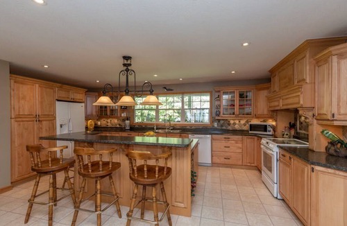 Broadbent Cottage | Woods Bay Lookout, Georgian Bay