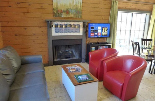 Table Rock House | Woods End 2BDR Cabin