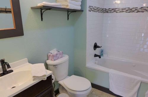 Table Rock House | Woods End 2BDR Cabin