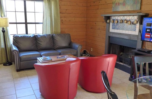 Table Rock House | Woods End 2BDR Cabin