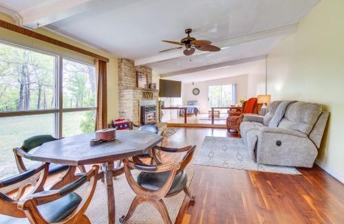Elizabeth House | Wood’s Point Getaway w/Private Hot Tub