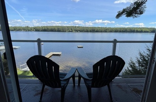 Bridgton Villa | WOODS POND SHOREFRONT