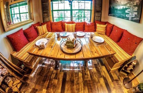 Murphy House | Woods Upon a Time Remodeled Cabin with Fireplace, Pond View & Firepit - Your Getaway Story Awaits!