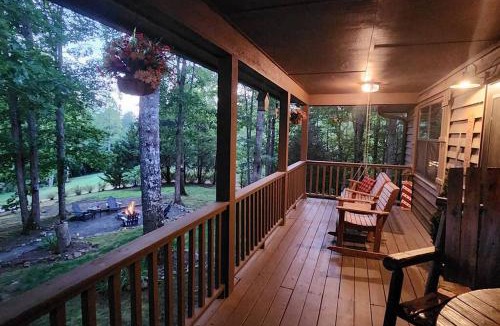 Murphy House | Woods Upon a Time Remodeled Cabin with Fireplace, Pond View & Firepit - Your Getaway Story Awaits!