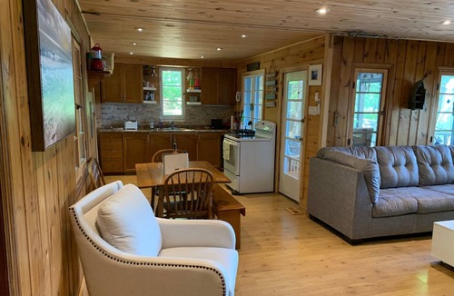 Severn Cottage | Woods & Water 4BR Severn Riverfront Cottage
