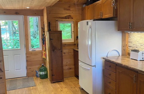Severn Cottage | Woods & Water 4BR Severn Riverfront Cottage