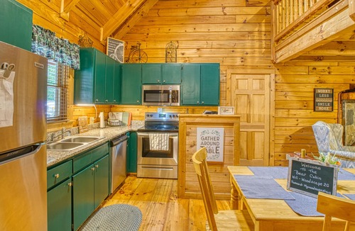 Pine Mountain Valley Cabin | Woodscape Cabins - Entire Complex - Sleeps 16