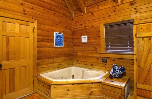 Pine Mountain Valley Cabin | Woodscape Cabins - Entire Complex - Sleeps 16