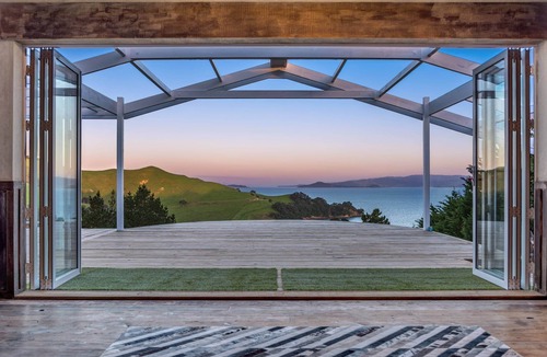 Waiheke Island House | Woodside Bay Chalets