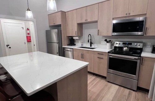 Scottsville House | Woodside Retreat A&B:Modern Home