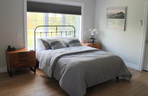 Woodslee House | Woodslee Bed and Breakfast