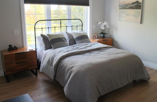 Woodslee House | Woodslee Bed and Breakfast