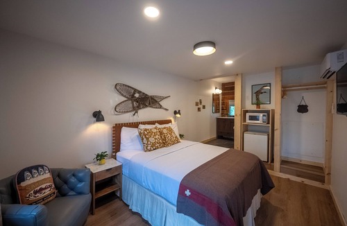 Eureka Springs Hotel | Woodsman Lodge Property Buyout - Luxe Space for 41 ppl in Eureka!